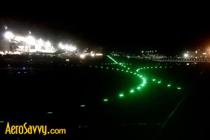 Green centerline lights - Airport Lights - AeroSavvy